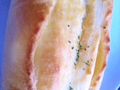 フランスパンで♪ガーリックパン